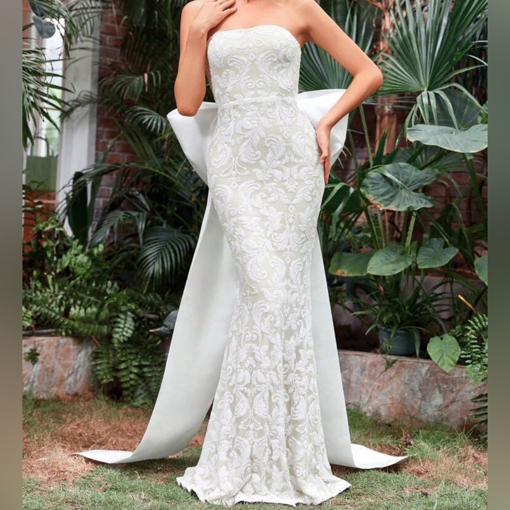 Jacquard Big Bow Back Tube Wedding Dress